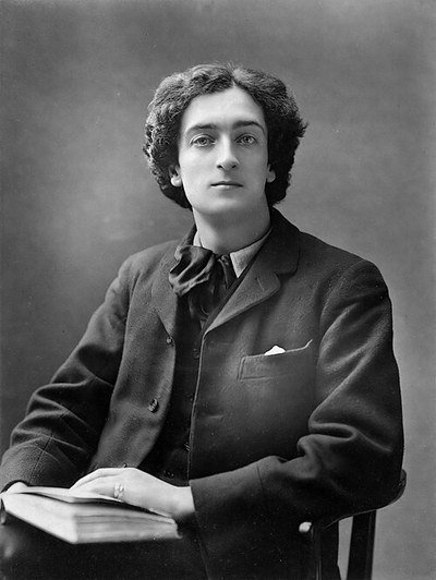A portrait of Richard Le Gallienne